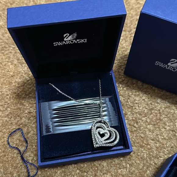 Swarovski heart necklace and earrings matching set - Picture 2 of 5
